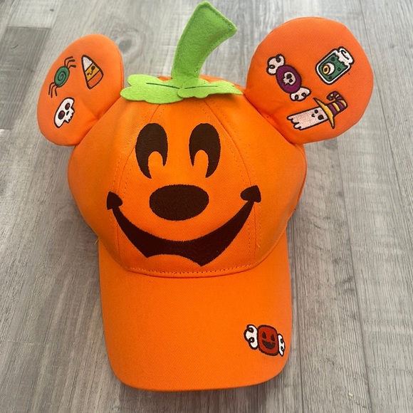 Disney Accessories - 2022 pumpkin mickey hat